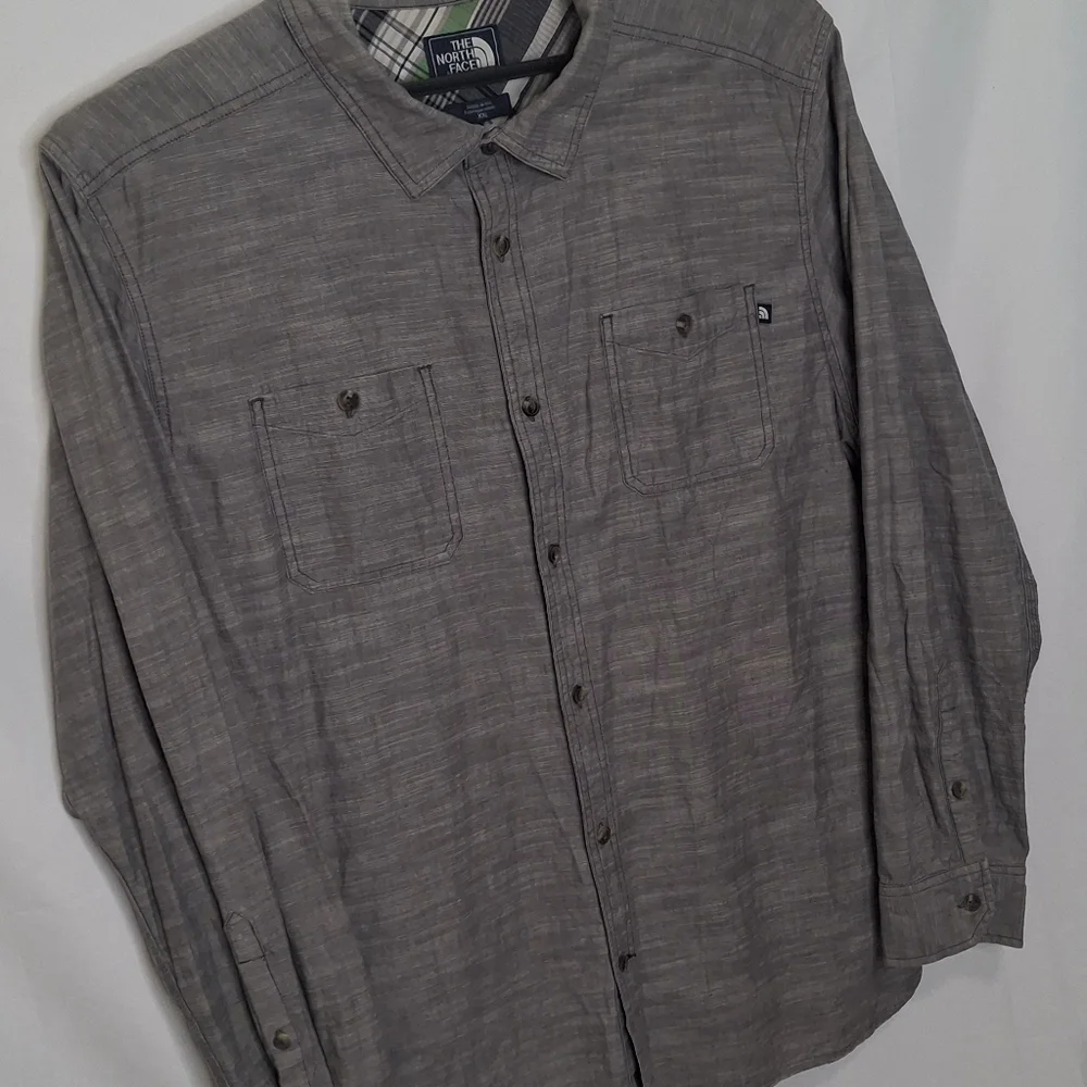 The North Face Chambray Button Front Shirt Size XXL